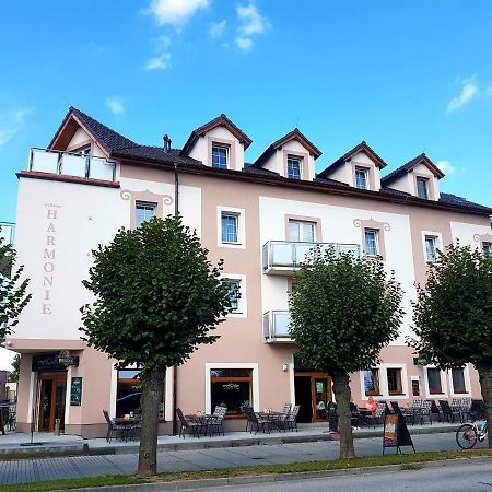 Wellness Hotel Harmonie Třeboň Εξωτερικό φωτογραφία